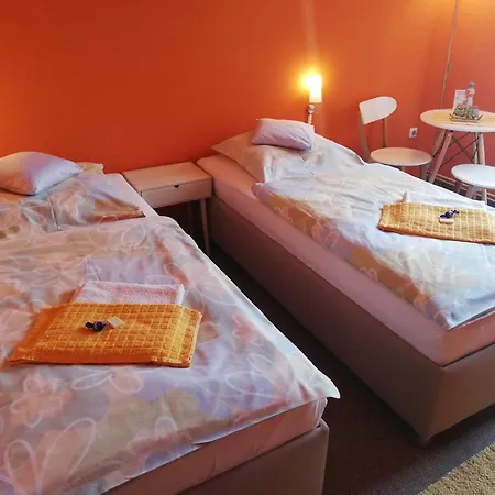 Pensionat Three 3*