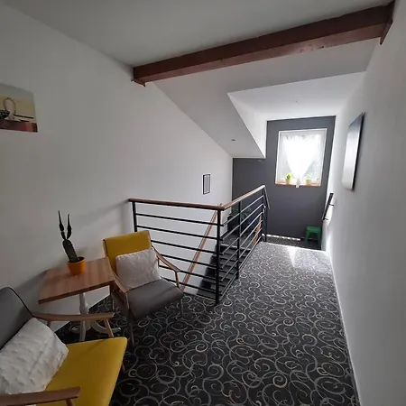Pensionat Three 3*